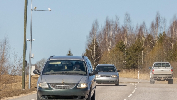 Mootorsõidukimaksu oli võimalus tasuda kahes osas. Esimese osamakse tähtaeg saabus suvel ja teise osamakse tähtaeg oli 15. detsembril. Foto: AIGAR NAGEL